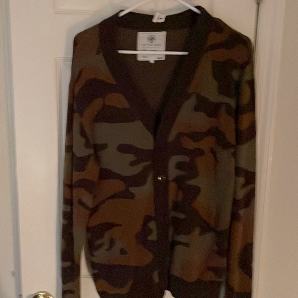 Camo large cardigan sweater vintage brand